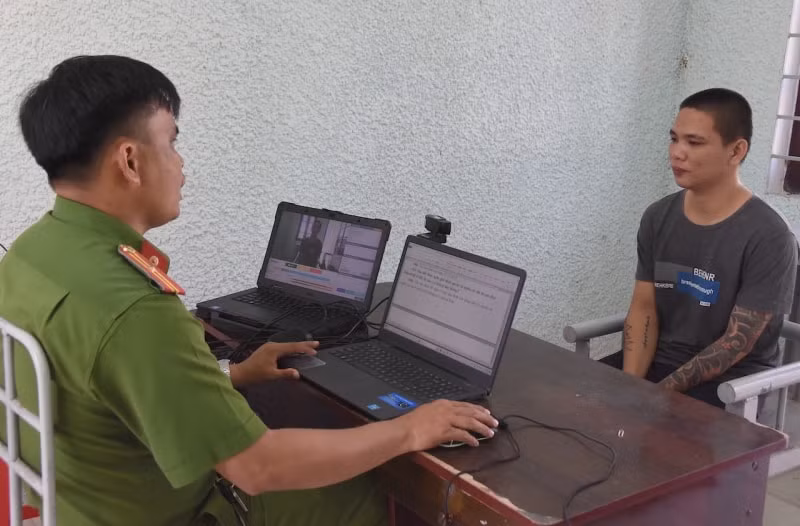 bat doi tuong dam dong nghiep vi nghi ngo co quan he tinh cam voi ban gai cu hinh 1