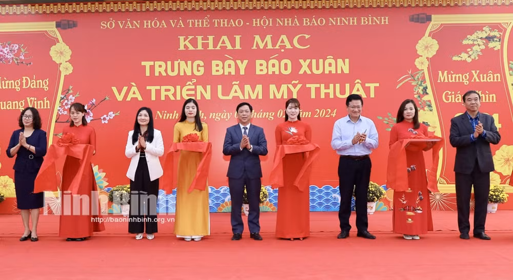 ninh binh hang tram dau bao tap chi tai noi trung bay bao xuan va trien lam my thuat nam 2024 hinh 1