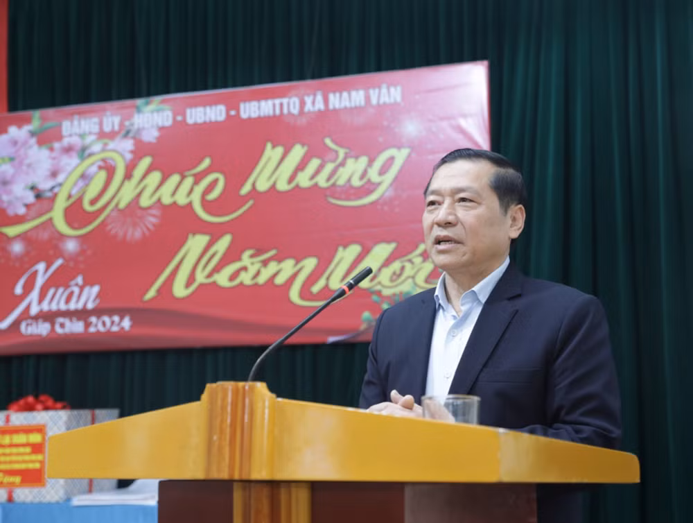 ban tuyen giao trung uong tang qua tet cac ho ngheo gia dinh chinh sach tai nam dinh hinh 2