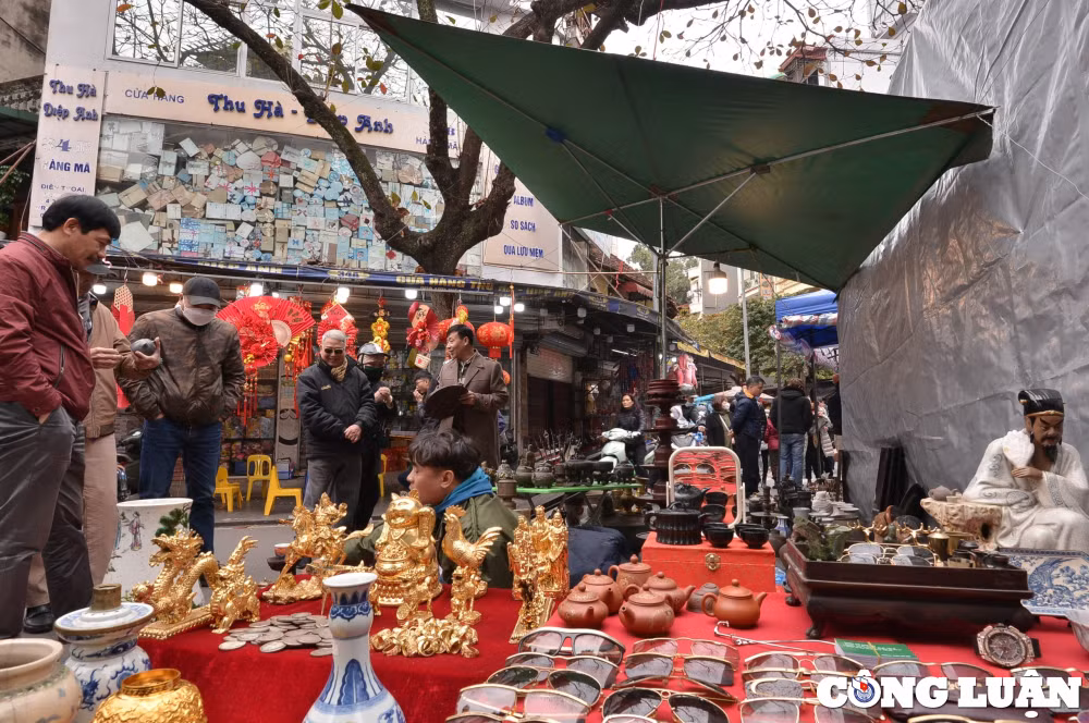 cho do cu ha noi nam hop mot lan nhon nhip nguoi mua ke ban ngay can tet 2024 hinh 4