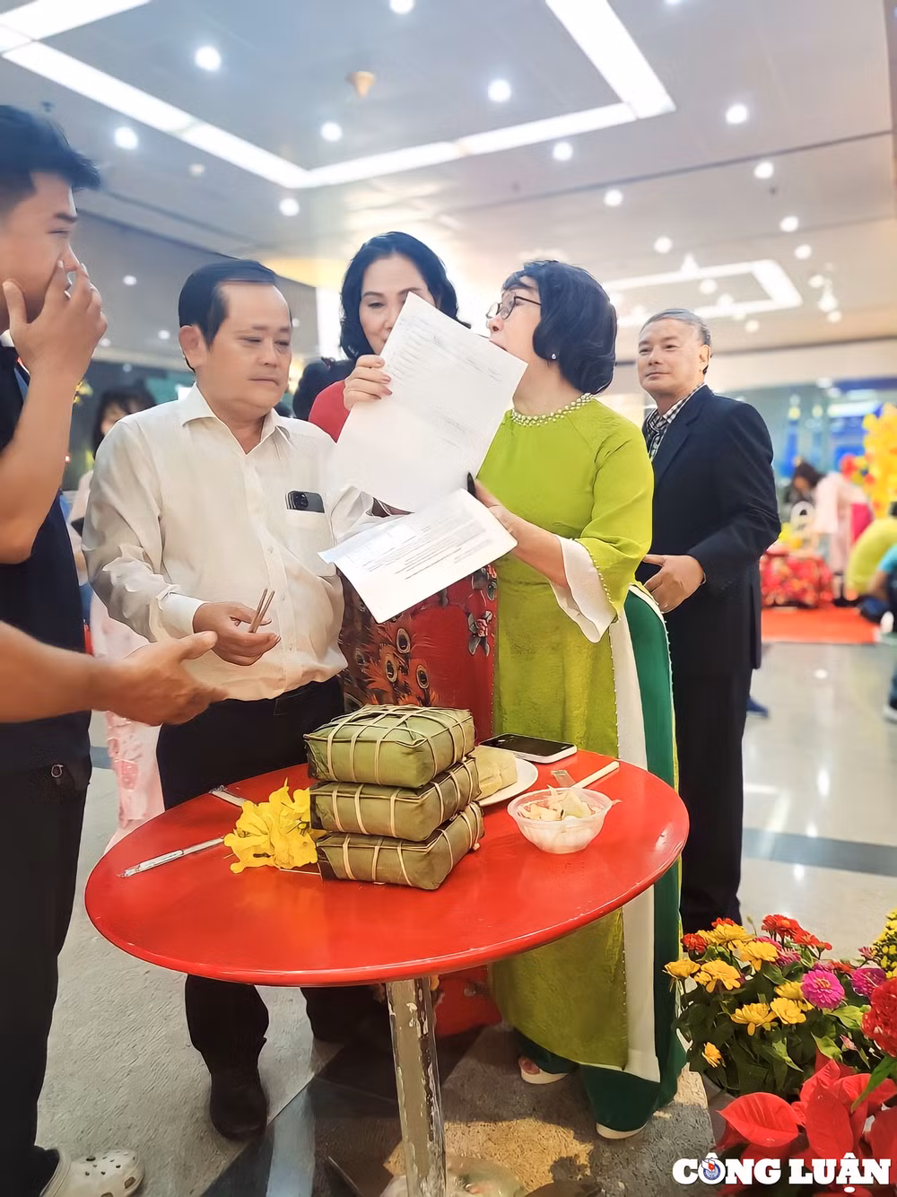 dai truyen hinh tp hcm khai mac hoi xuan tet sum vay hinh 2