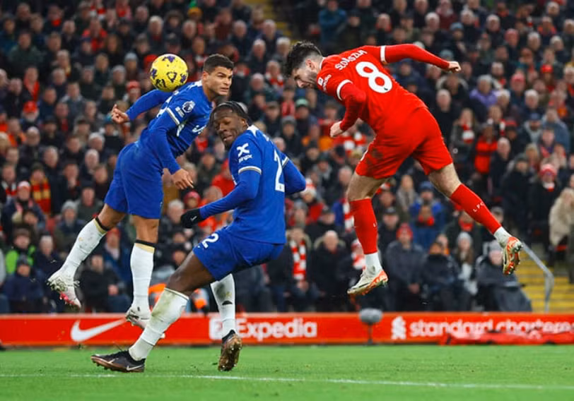 liverpool danh bai chelsea trong tran cau 5 ban hinh 1