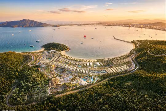 Lãi suất trần 6%/năm, giãn xây 18 tháng tại Vinhomes Hải Vân Bay: Lý do nhà đầu tư Bạch Vân tiếp tục “xuống tiền” Đảo Ngọc