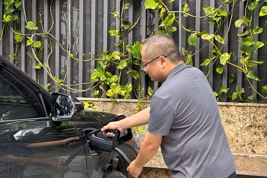 Xuyên Việt bằng xe điện VinFast quá nhàn vì trạm sạc dễ tìm, nạp pin ngày càng nhanh