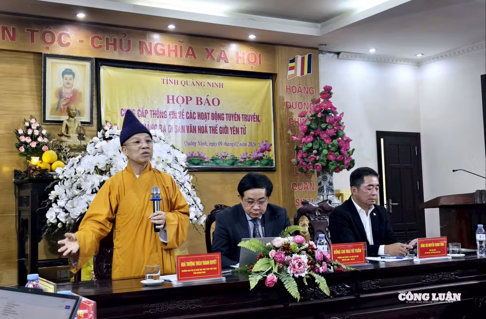 1-chuoi-le-hoi-yen-tu-dau-xuan-binh-ngo.jpg