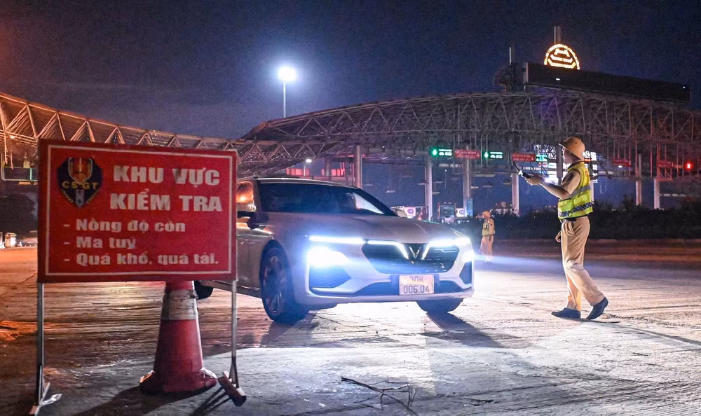 Lực lượng CSGT sẽ tăng cường xử lý vi phạm nồng độ cồn. Ảnh Cục CSGT.