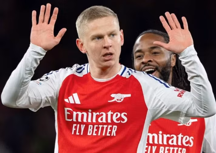 Oleksandr Zinchenko chính thức chia tay Premier League để tìm kiếm thử thách mới tại Ajax Amsterdam.