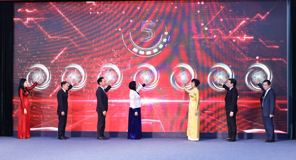 vna-potal-khai-truong-chuyen-trang-thong-tin-ve-bau-cu-dai-bieu-quoc-hoi-va-dai-bieu-hdnd-cac-cap-nhiem-8569931.jpg