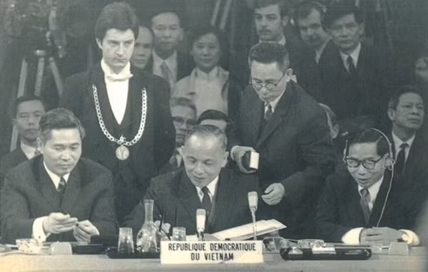 Đoàn đại biểu Việt Nam tại Hội nghị quốc tế về Việt Nam tại Paris tháng 3/1973. Ảnh tư liệu