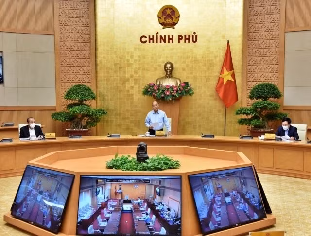 Thủ tướng giao Bộ Công thương chủ trì, phối hợp với Bộ NN&PTNT, Bộ Tài chính, Tổng cục Hải quan tạo mọi điều kiện cho xuất khẩu gạo bảo đảm quyền lợi cho người sản xuất và doanh nghiệp.