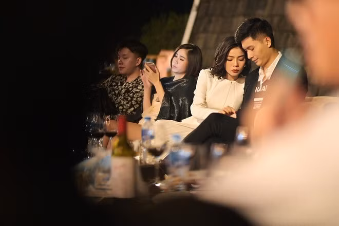 Cả hai bị bắt gặp có những khoảnh khắc vô cùng thân mật