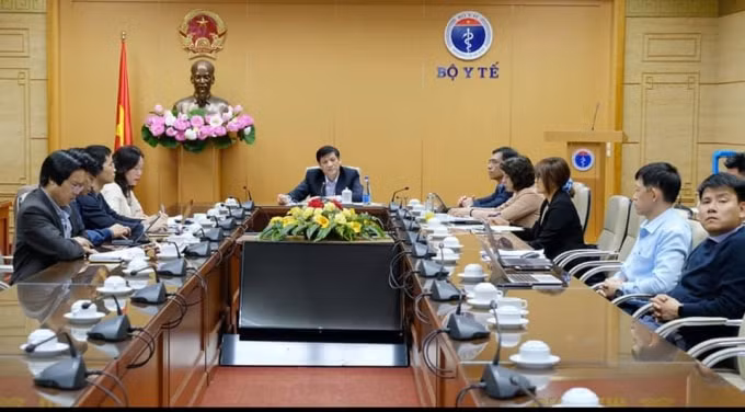 Bộ trưởng Bộ Y tế đã chỉ đạo Sở Y tế TP HCM khẩn trương truy vết tất cả các trường hợp F1, F2 của các ca bệnh trên (ảnh TL).