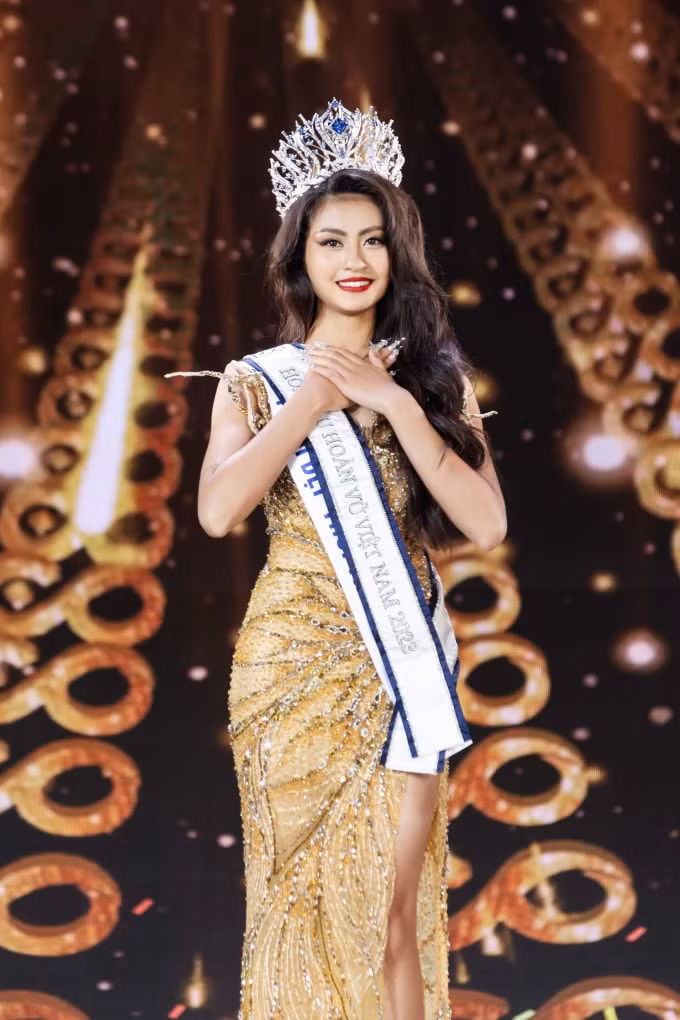 nguoi dep xuan hanh dang quang hoa hau hoan vu viet nam 2023 hinh 1