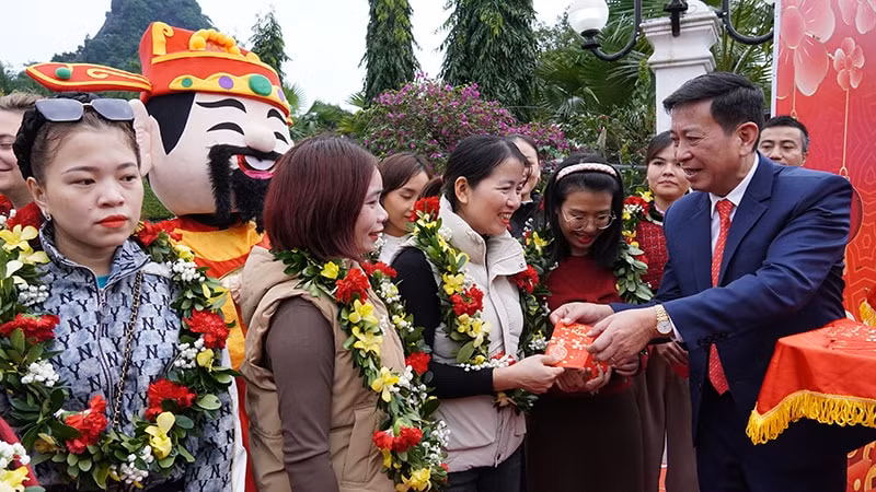 quang binh don doan khach du lich xong dat ngay dau nam moi hinh 3