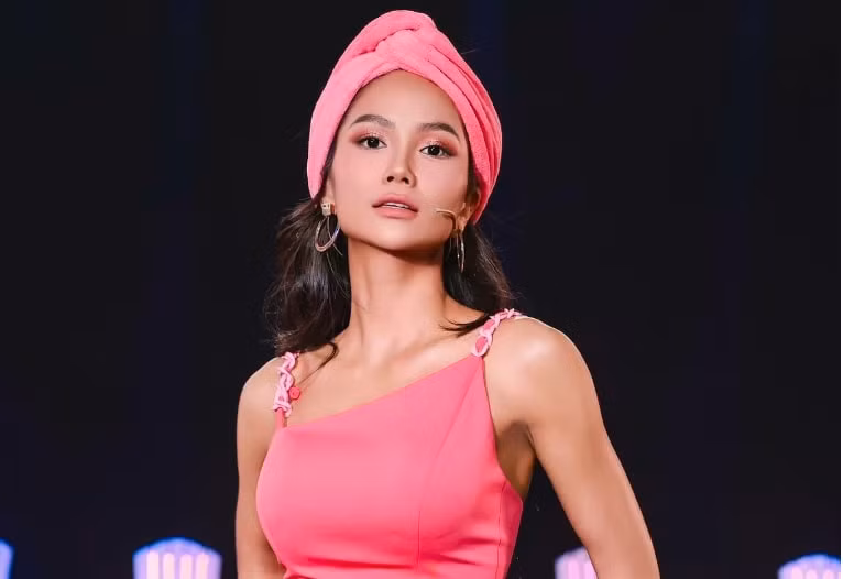 hhen nie phu nhan chuyen mua binh luan ao de pr ban than hinh 1