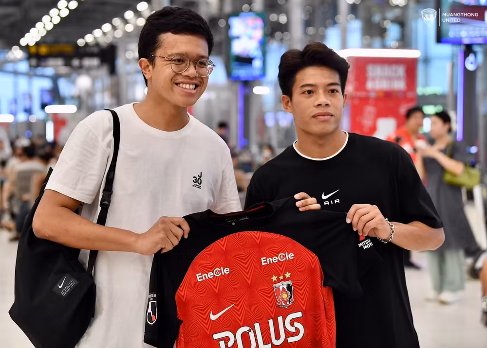 co dong vien noi gian khi tuyen thu thai lan xin rut khoi asian cup vi ly do gay soc hinh 1