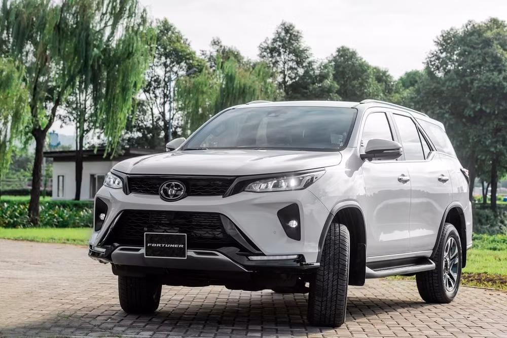 toyota viet nam bat ngo giam sau mau xe tung hot mot thoi hinh 1