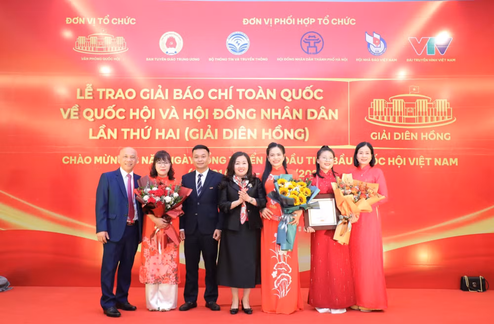 giai dien hong lan thu 2 vi niem tin cua cu tri va su phat trien ben vung cua dat nuoc hinh 1