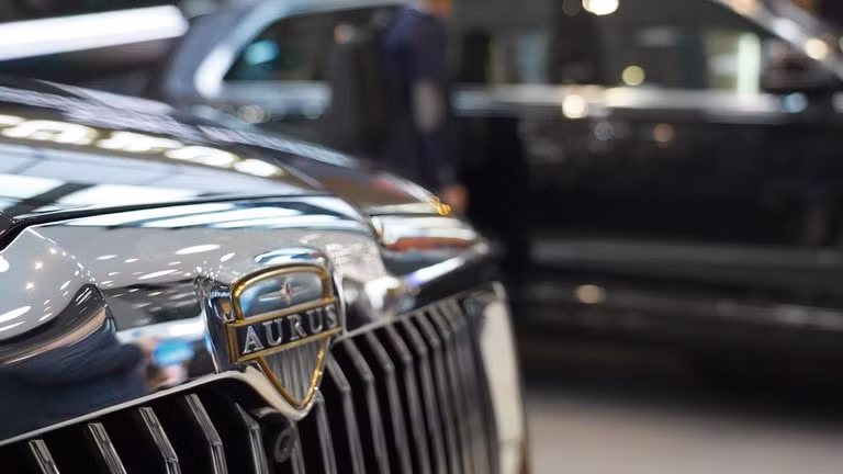 rolls royce cua nga huong toi thi truong dai chung hinh 1