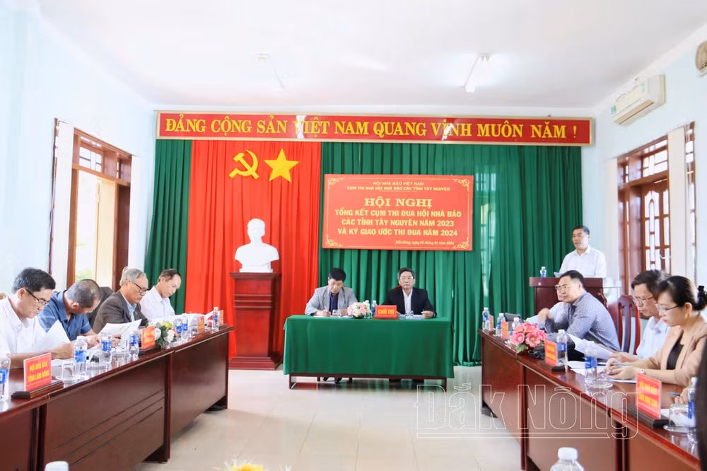 cum thi dua hoi nha bao cac tinh tay nguyen ky giao uoc thi dua nam 2024 hinh 1