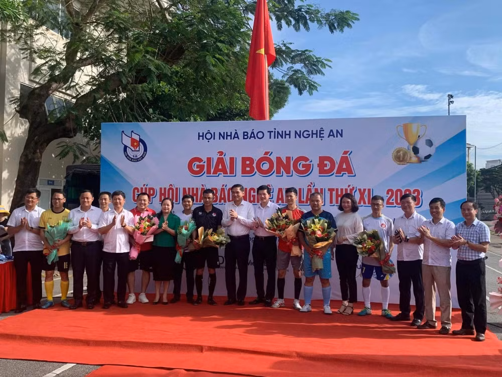 6 doi bong tranh tai o giai bong da cup hoi nha bao nghe an lan thu xi hinh 5
