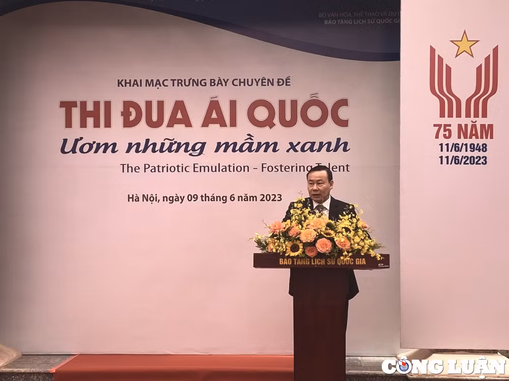 khai mac trung bay chuyen de thi dua ai quoc uom nhung mam xanh hinh 1