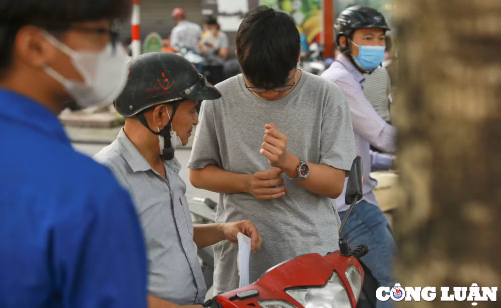 hinh anh si tu ha noi buoc vao ky thi len lop 10 hinh 4