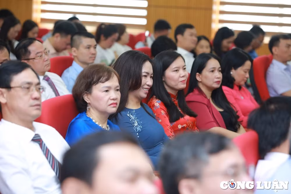 thao go kho khan tao dieu kien tot nhat co the de bao chi cong hien nhieu hon nua cho su nghiep cach mang hinh 11