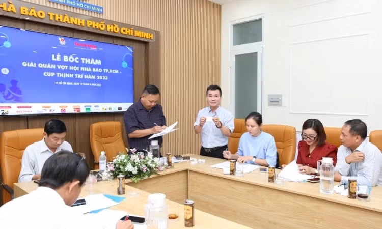 giai quan vot hoi nha bao tphcm mo rong noi hoi tu gan ket doi ngu nguoi lam bao hinh 1