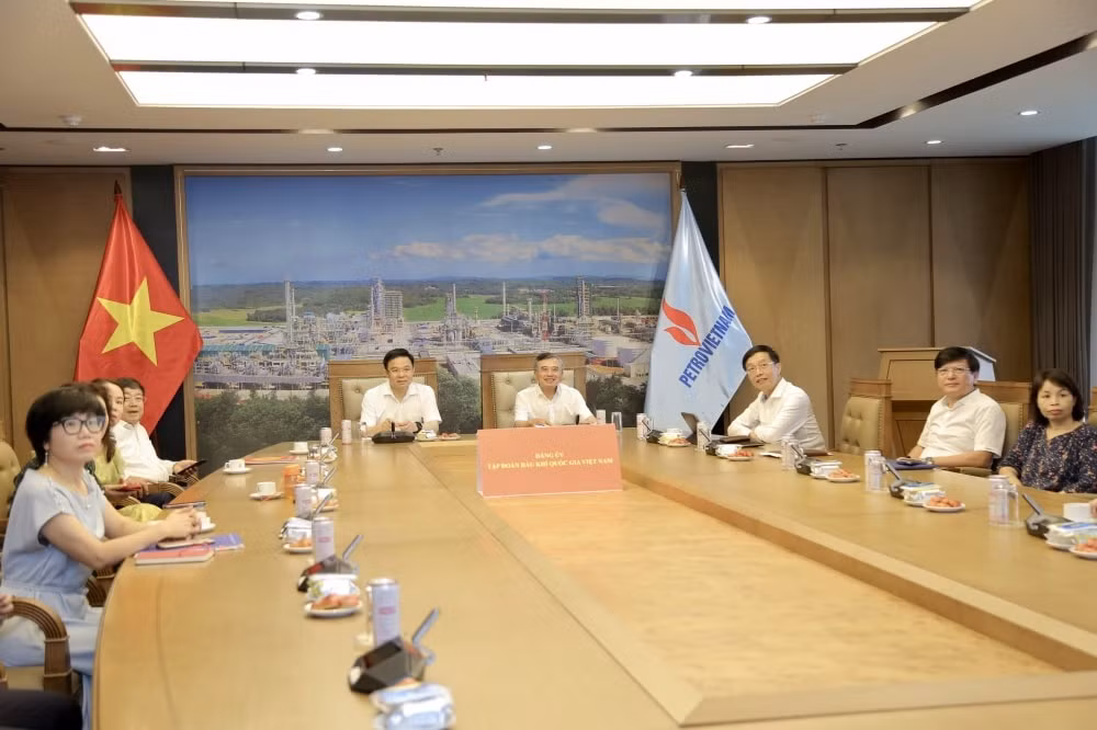 hoc tap va lam theo bac la nen tang de petrovietnam vuot kho hinh 2
