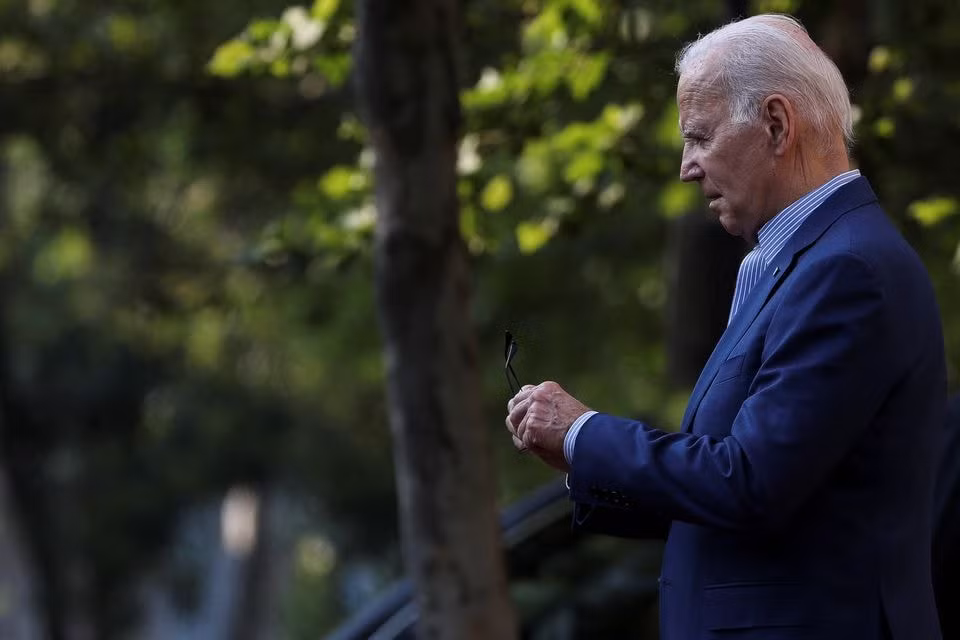ong biden hoan cuoc hop lanh dao nato vi dieu tri tuy hinh 1