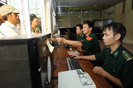 bo doi bien phong kiem soat xuat nhap canh tai cac cua khau do bo quoc phong quan ly hinh 1