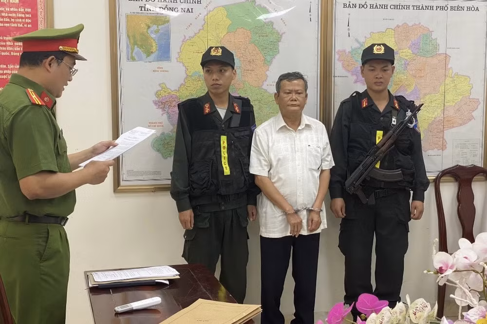 vu 500 can biet thu xay trai phep o dong nai bat giam nguyen truong phong va pho phong quan ly do thi hinh 1