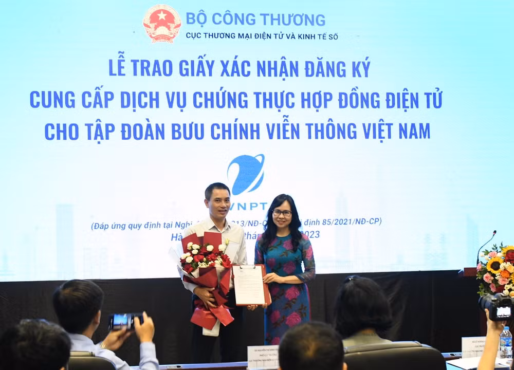 vnpt chinh thuc duoc cap phep cung cap dich vu chung thuc hop dong dien tu tai viet nam hinh 1