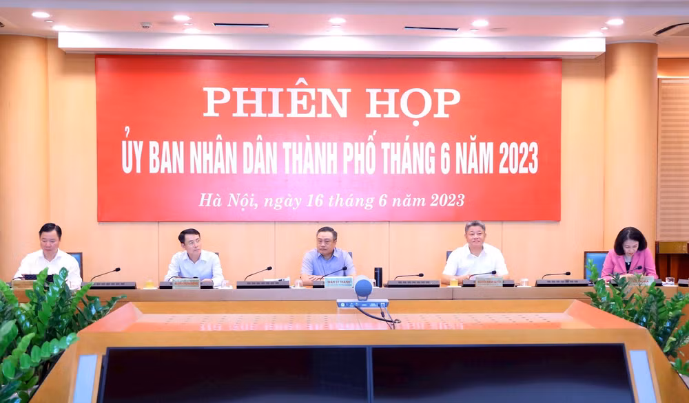 ubnd tp ha noi xem xet dong gop y kien doi voiquyet dinh phan cap uy quyen hinh 1