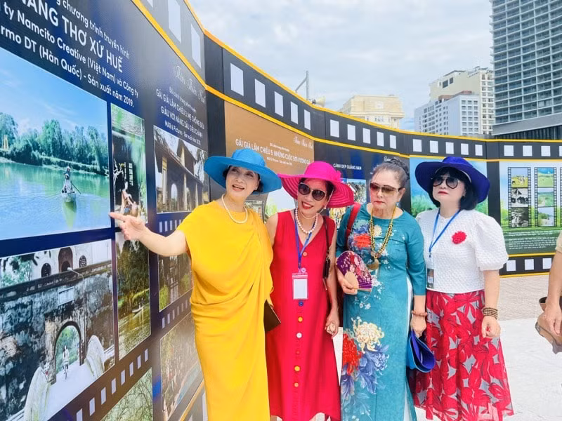 trien lam nhung boi canh dep trong cac bo phim viet nam hinh 3