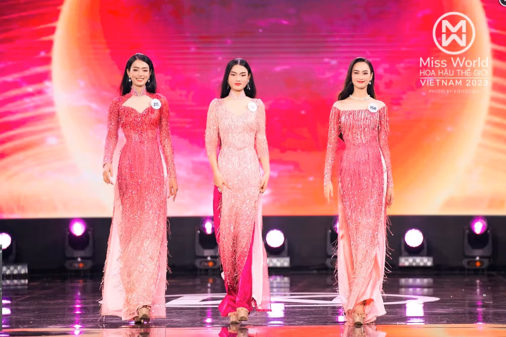top 45 thi sinh miss world vietnam 2023 trinh dien ao tam boc lua hinh 3