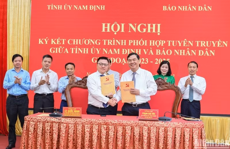 bao nhan dan va tinh uy nam dinh tang cuong hop tac nang cao hieu qua phoi hop tuyen truyen hinh 1