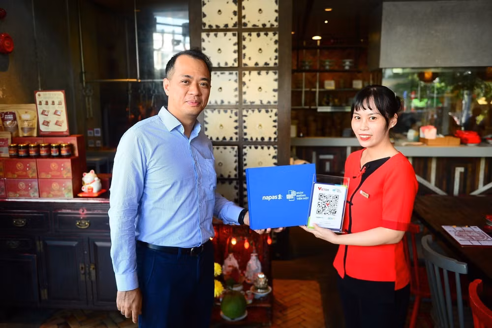 napas phoi hop ra quan chien dich dan ma qr tai dia ban thanh pho ho chi minh hinh 3