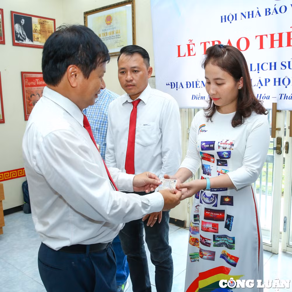 le trao the hoi vien hoi nha bao viet nam y nghia tai atk dinh hoa thai nguyen hinh 5