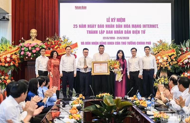 bao nhan dan dien tu ky niem 25 nam thanh lap hinh 1