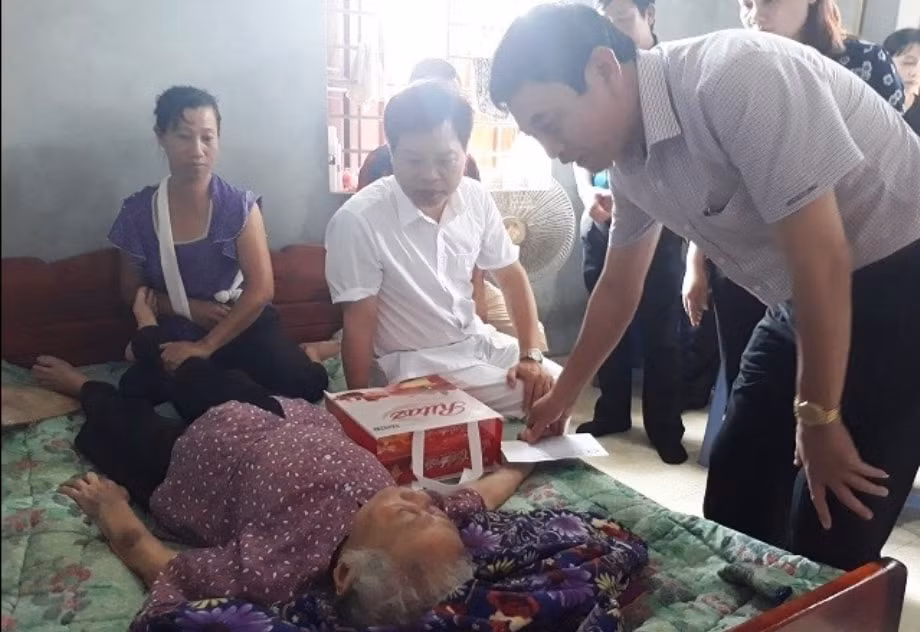bcc voi nhiem vu cao ca cham soc phung duong ba me viet nam anh hung hinh 1