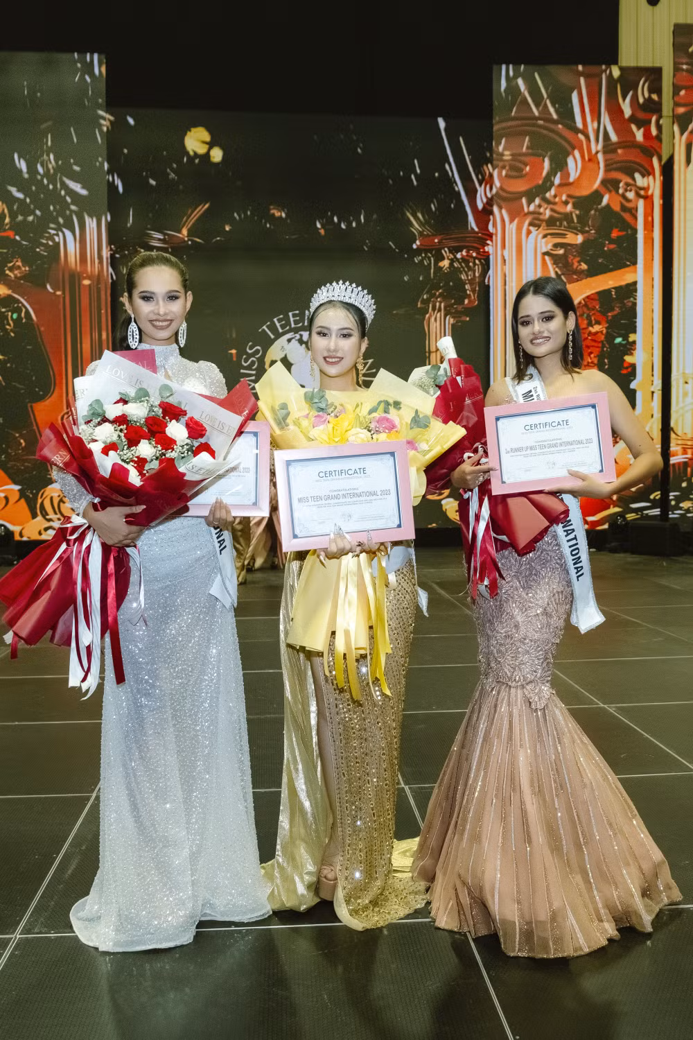 nuot mic trong phan thi ung xu bang tieng anh nguyen trang nguyet minh dang quang miss teen grand international 2023 hinh 3