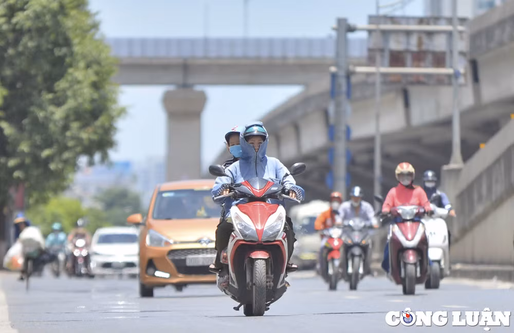 nang nong dinh diem anh huong lon den di lai sinh hoat cua nhieu nguoi dan ha noi hinh 2