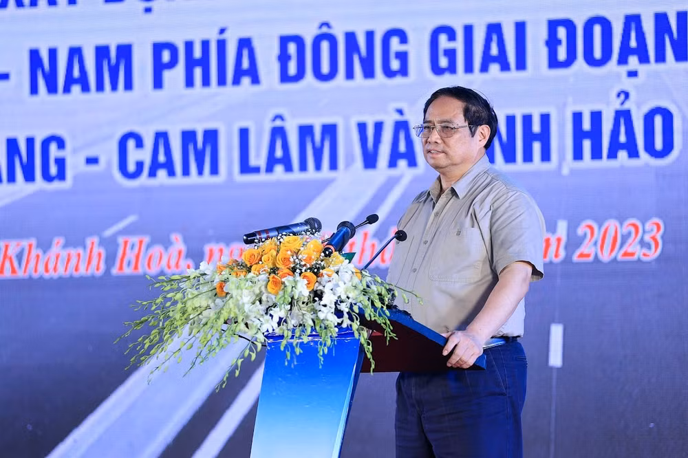 thu tuong chung ta co rat nhieu cam xuc khi di tren tuyen cao toc thong suot tu tp hcm ra khanh hoa hinh 2