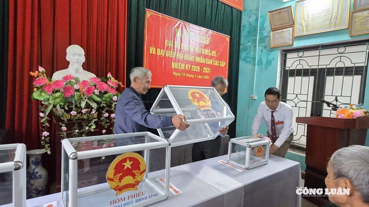 3-cu-tr-quang-ninh-no-nuc-di-bau-cu.jpg