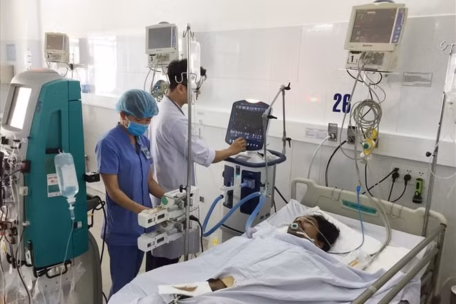 Theo thống kê của ngành Y tế, số ca ngộ độc rượu gia tăng mạnh vào dịp Tết Nguyên đán. Ảnh: L.Đ