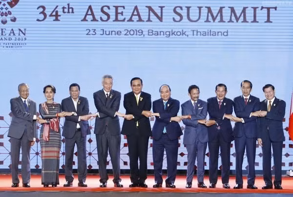 Các nhà lãnh đạo ASEAN tại lễ khai mạc Hội nghị. - Ảnh: VGP