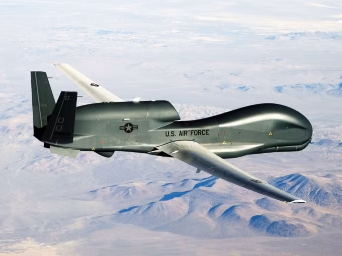 Chiếc drone của quân đội Mỹ bị Iran bắn hạ. Ảnh: Reuters