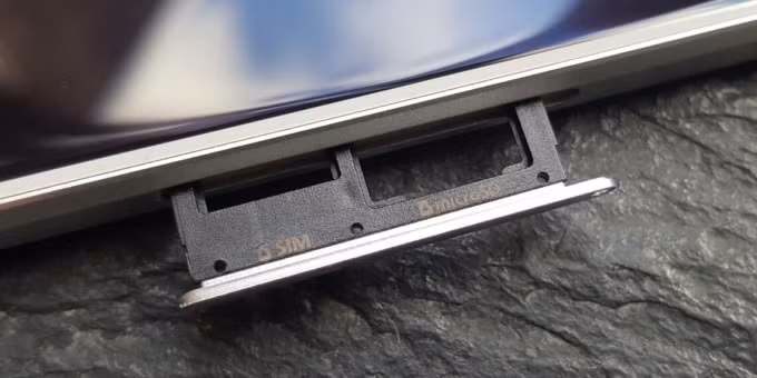 Khe cắm thẻ nhớ microSD có thể không được trang bị trên Galaxy Note 10
